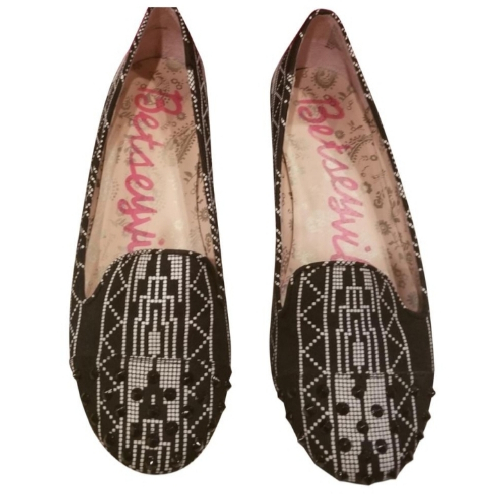 Black and White Bvmarisa Flats